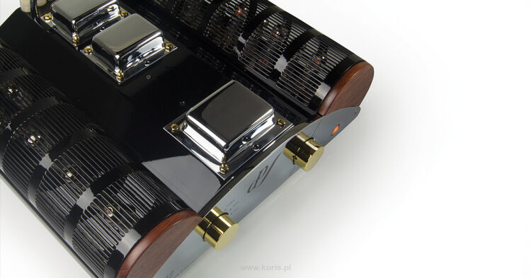 EAR Yoshino V12